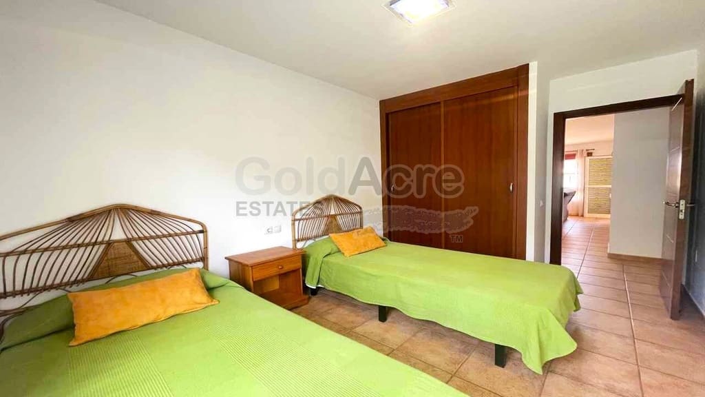 2 bedroom Apartment for sale in Corralejo with pool garage - € 239,000 (Ref: 9790031)