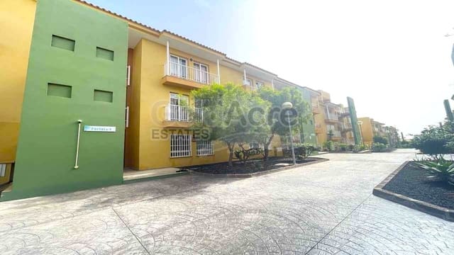 2 makuuhuone Huoneisto myytävänä paikassa Corralejo, La Oliva mukana uima-altaan 
autotalli - 239 000 € (Ref: 9790031)