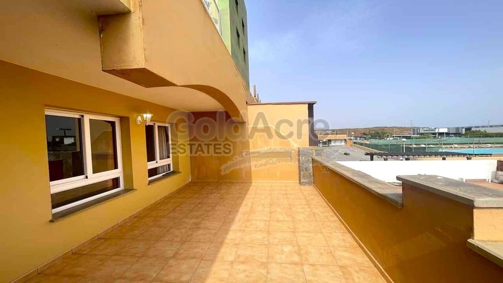 2 bedroom Apartment for sale in Corralejo with pool garage - € 239,000 (Ref: 9790031)