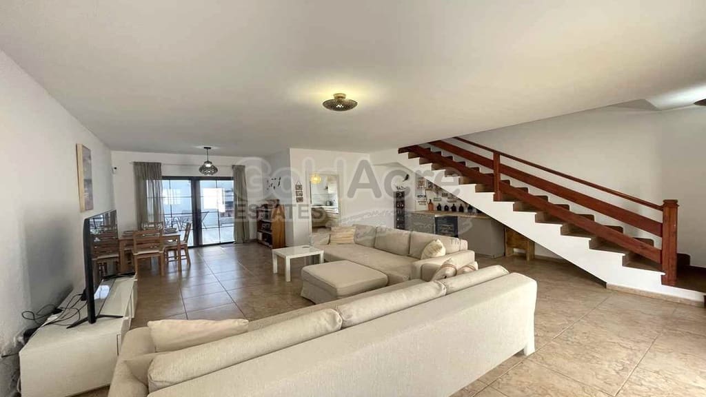 3 makuuhuone Huvila myytävänä paikassa La Oliva mukana uima-altaan - 239 000 € (Ref: 9807508)