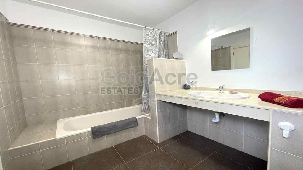 3 makuuhuone Huvila myytävänä paikassa La Oliva mukana uima-altaan - 239 000 € (Ref: 9807508)