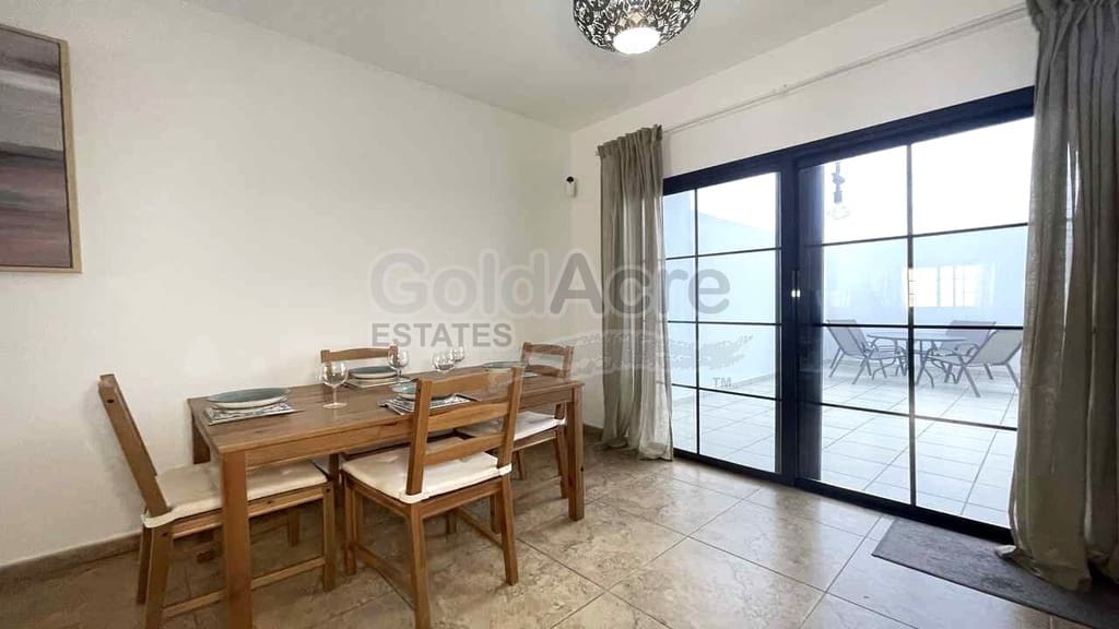 3 makuuhuone Huvila myytävänä paikassa La Oliva mukana uima-altaan - 239 000 € (Ref: 9807508)