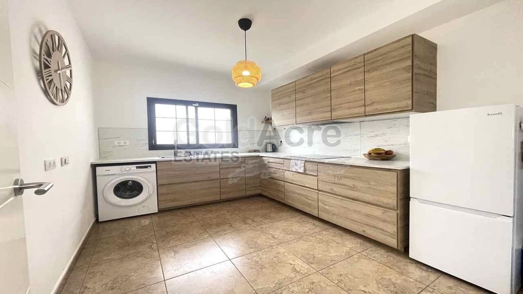 3 makuuhuone Huvila myytävänä paikassa La Oliva mukana uima-altaan - 239 000 € (Ref: 9807508)