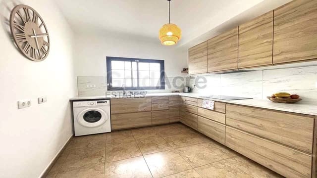 3 makuuhuone Huvila myytävänä paikassa La Oliva mukana uima-altaan - 239 000 € (Ref: 9807508)