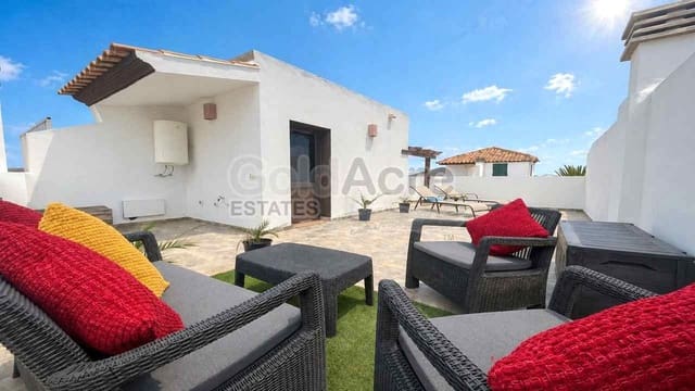 3 makuuhuone Huvila myytävänä paikassa La Oliva mukana uima-altaan - 239 000 € (Ref: 9807508)