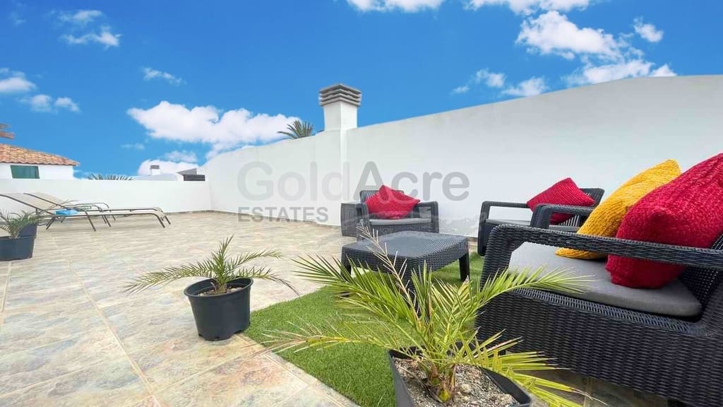 3 makuuhuone Huvila myytävänä paikassa La Oliva mukana uima-altaan - 239 000 € (Ref: 9807508)