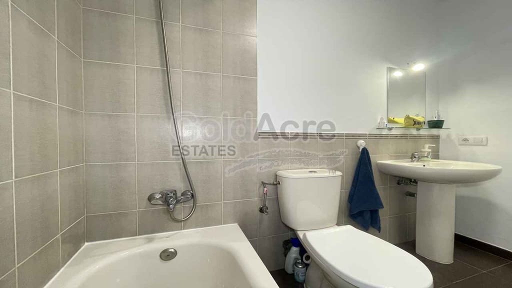 3 bedroom Villa for sale in La Oliva with pool - € 239,000 (Ref: 9807508)