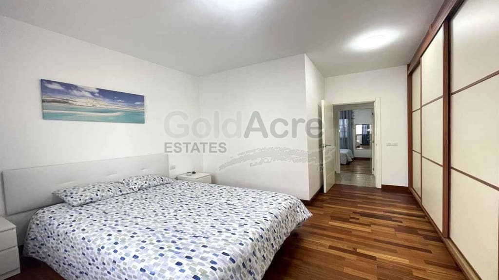 3 bedroom Villa for sale in La Oliva with pool - € 239,000 (Ref: 9807508)