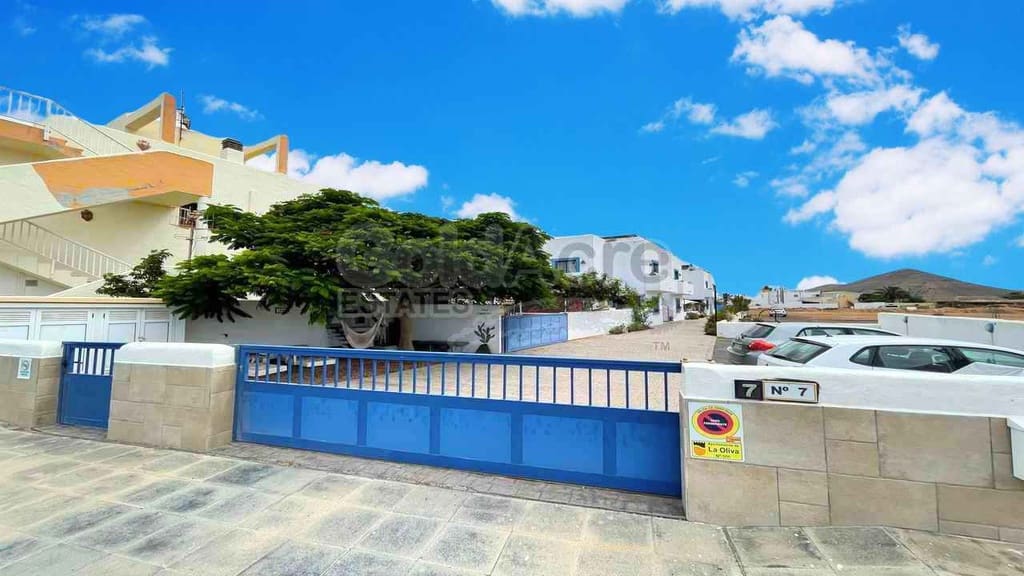 2 sovrum Villa till salu i La Oliva med pool - 225 000 € (Ref: 9807509)