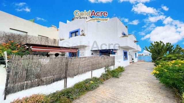 2 sovrum Villa till salu i La Oliva med pool - 225 000 € (Ref: 9807509)