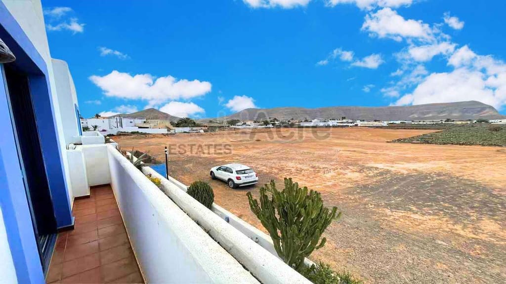 2 sovrum Villa till salu i La Oliva med pool - 225 000 € (Ref: 9807509)