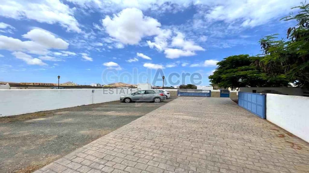 2 sovrum Villa till salu i La Oliva med pool - 225 000 € (Ref: 9807509)