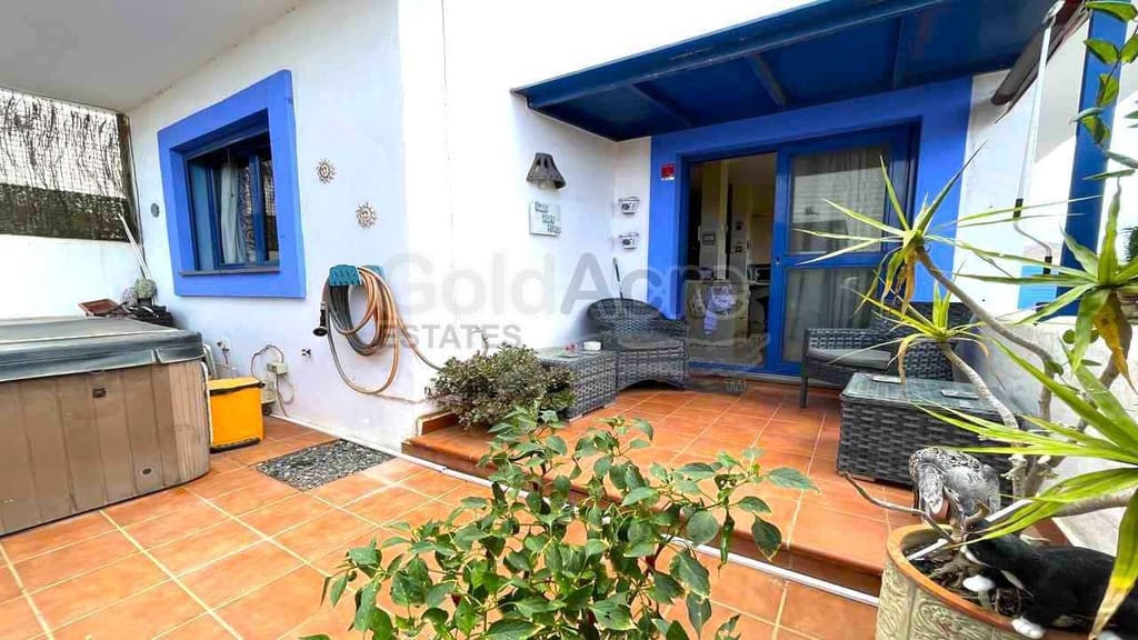 2 sovrum Villa till salu i La Oliva med pool - 225 000 € (Ref: 9807509)