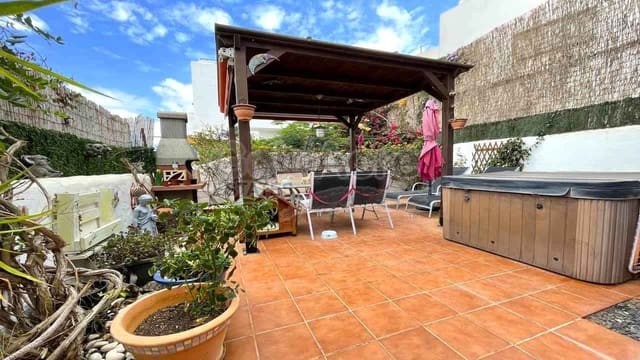 2 sovrum Villa till salu i La Oliva med pool - 225 000 € (Ref: 9807509)