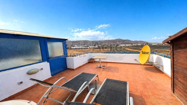 2 sovrum Villa till salu i La Oliva med pool - 225 000 € (Ref: 9807509)