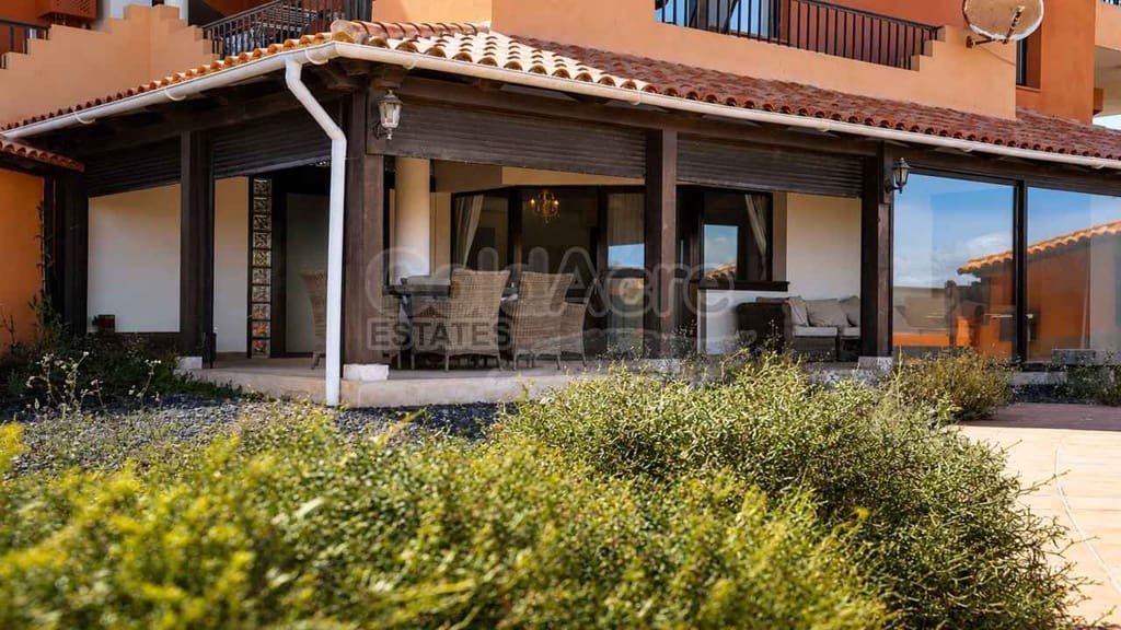 2 bedroom Apartment for sale in Corralejo with pool - € 295,000 (Ref: 9830493)