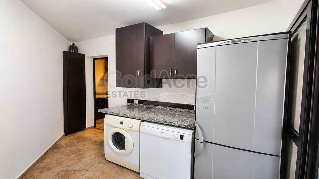 2 bedroom Apartment for sale in Corralejo with pool - € 295,000 (Ref: 9830493)