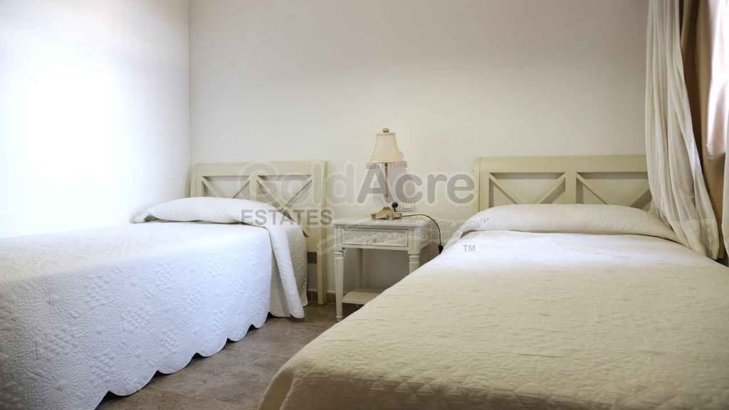2 bedroom Apartment for sale in Corralejo with pool - € 295,000 (Ref: 9830493)