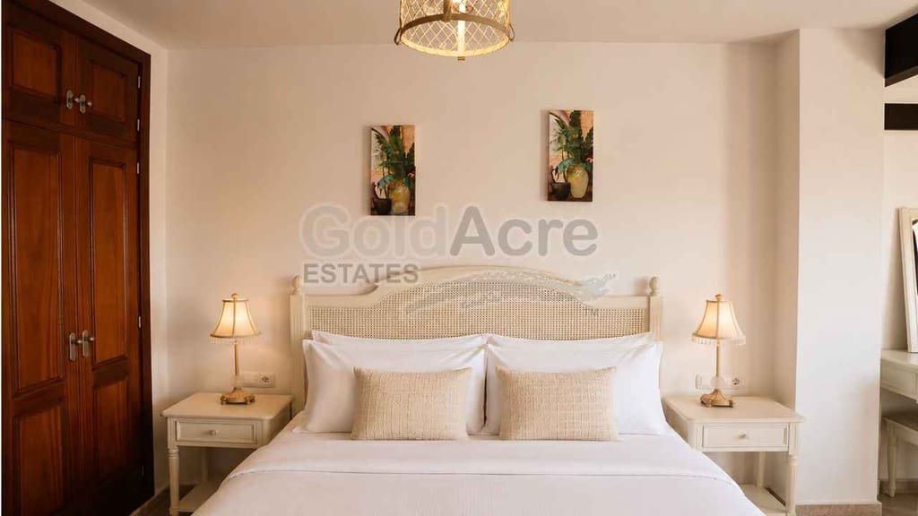2 bedroom Apartment for sale in Corralejo with pool - € 295,000 (Ref: 9830493)