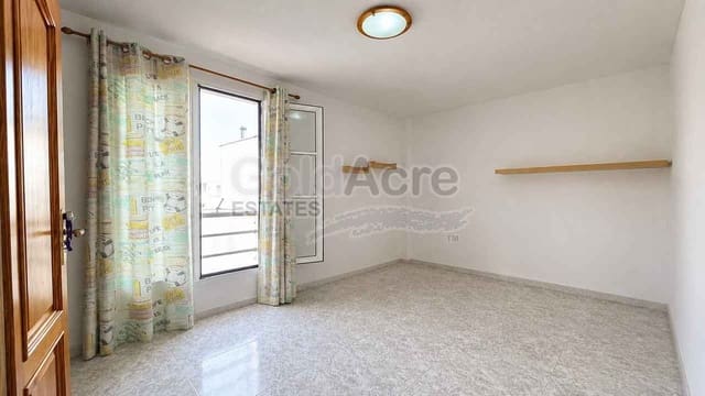 4 bedroom Apartment for sale in Corralejo, La Oliva - € 298,000 (Ref: 9841985)