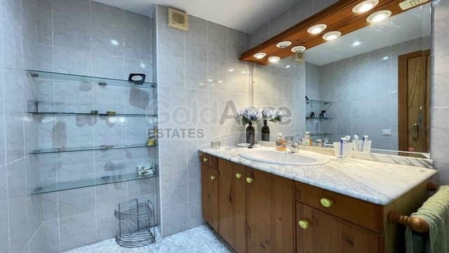 4 bedroom Apartment for sale in Corralejo, La Oliva - € 298,000 (Ref: 9841985)