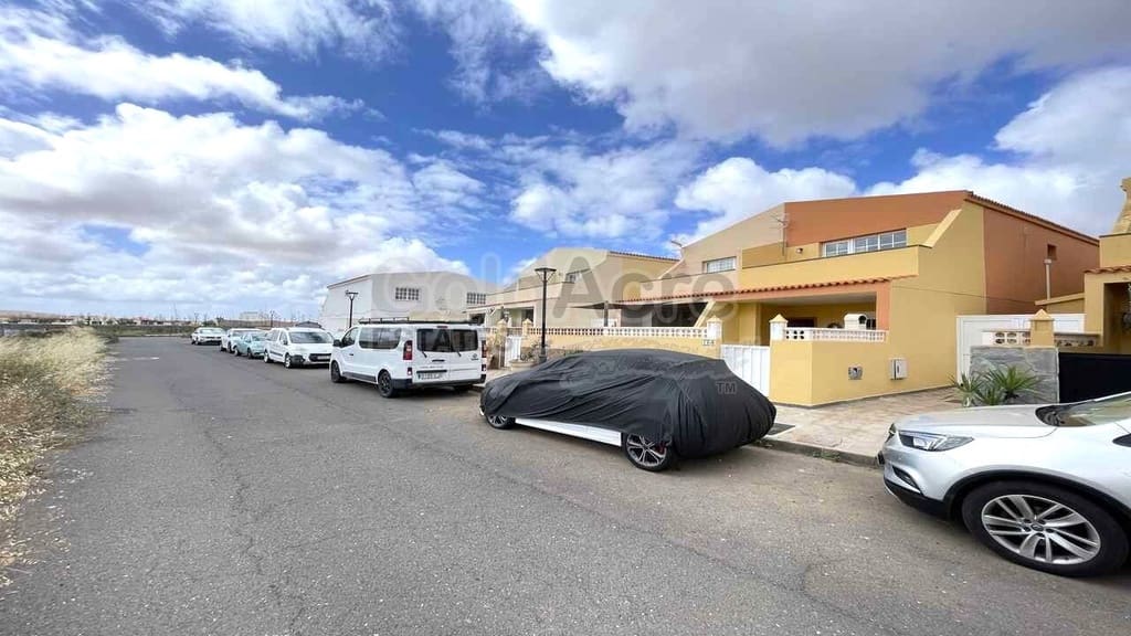 2 bedroom Villa for sale in La Oliva - € 229,000 (Ref: 9850788)