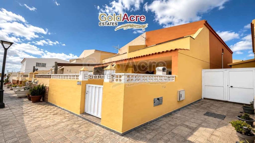 2 bedroom Villa for sale in La Oliva - € 229,000 (Ref: 9850788)