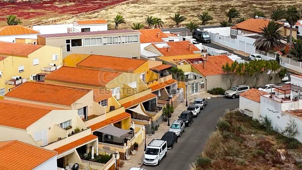 2 bedroom Villa for sale in La Oliva - € 229,000 (Ref: 9850788)