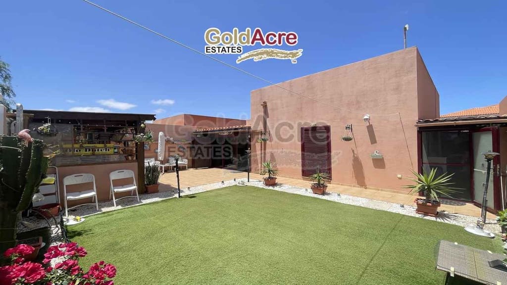 1 bedroom Villa for sale in La Oliva - € 245,000 (Ref: 9861395)