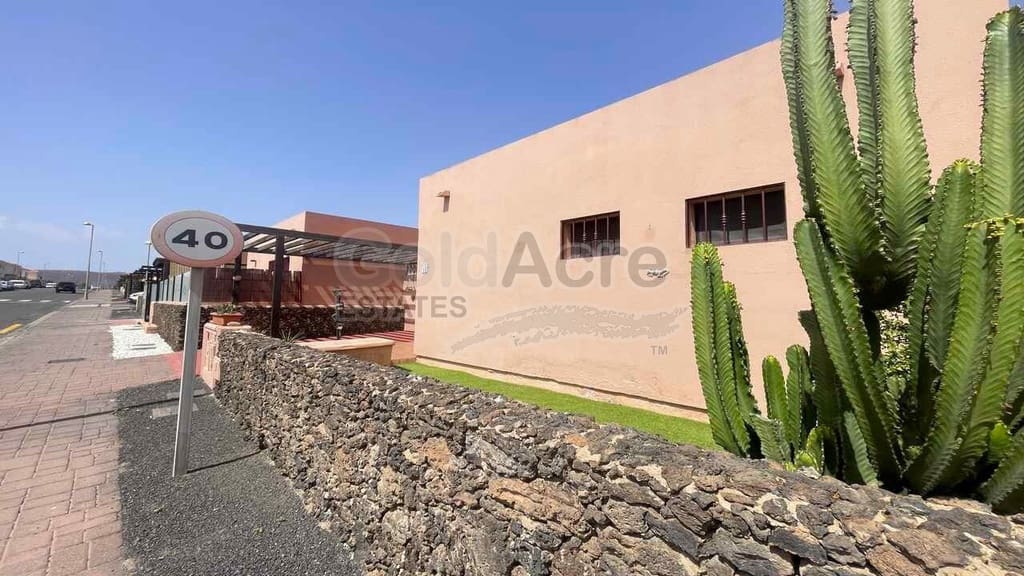 1 bedroom Villa for sale in La Oliva - € 245,000 (Ref: 9861395)