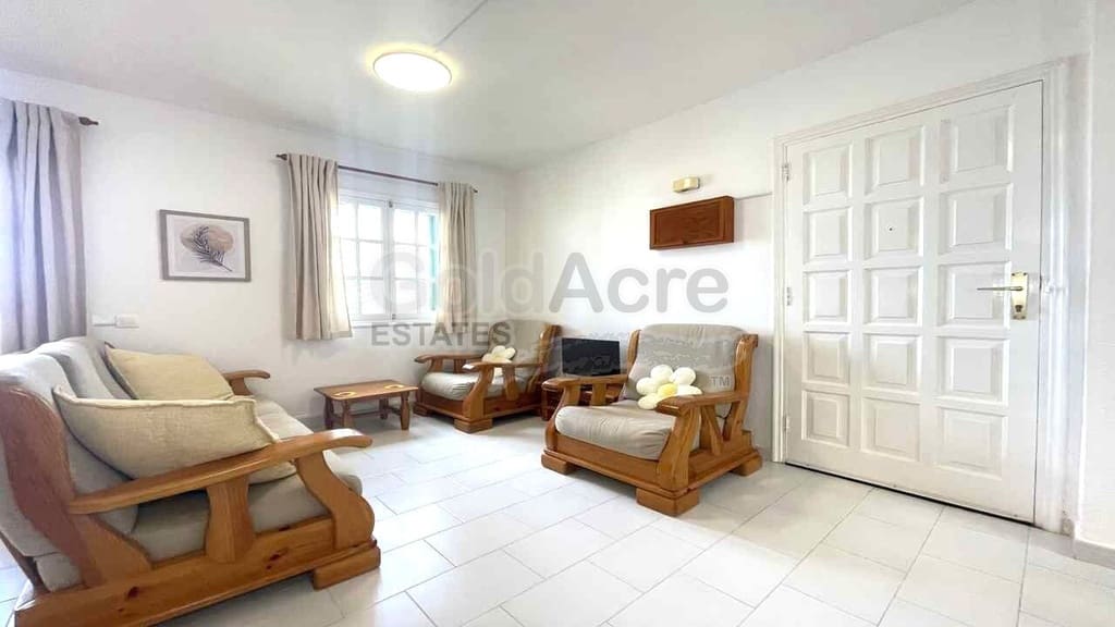 2 bedroom Apartment for sale in Corralejo with pool - € 315,000 (Ref: 9875557)