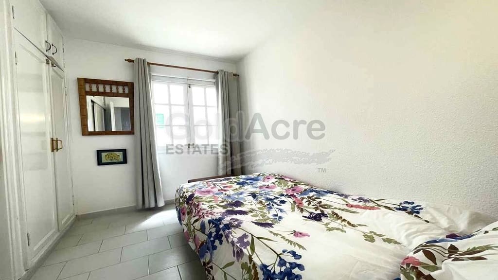 2 bedroom Apartment for sale in Corralejo with pool - € 315,000 (Ref: 9875557)