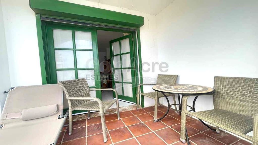 2 bedroom Apartment for sale in Corralejo with pool - € 315,000 (Ref: 9875557)