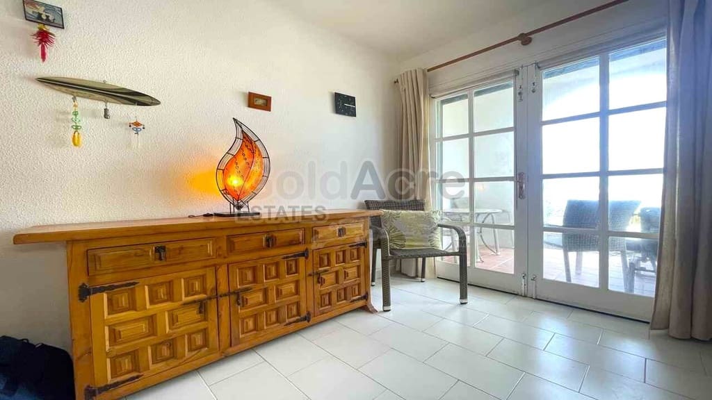 2 bedroom Apartment for sale in Corralejo with pool - € 315,000 (Ref: 9875557)