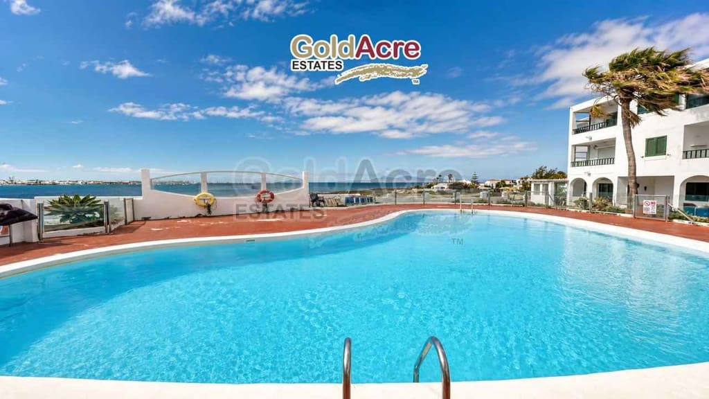 2 bedroom Apartment for sale in Corralejo with pool - € 315,000 (Ref: 9875557)