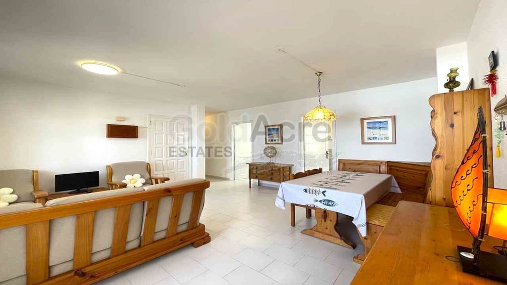 2 bedroom Apartment for sale in Corralejo with pool - € 315,000 (Ref: 9875557)