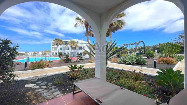2 slaapkamer Appartement te koop in Corralejo, La Oliva met zwembad - € 315.000 (Ref: 9875557)