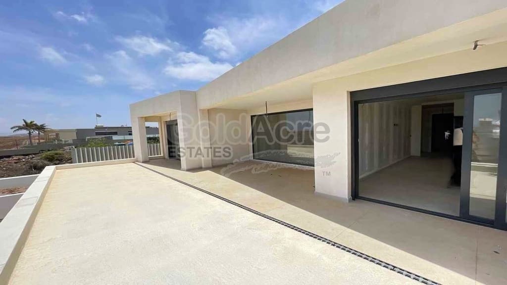 3 quarto Moradia para venda em Corralejo com piscina garagem - 1 250 000 € (Ref: 9877760)