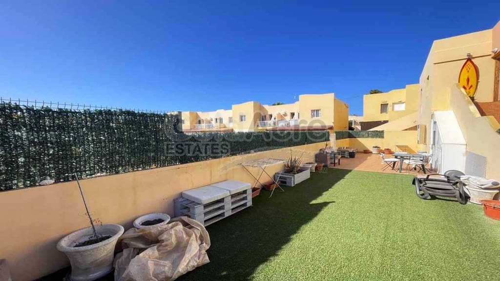 1 bedroom Apartment for sale in Corralejo with pool - € 249,000 (Ref: 9880481)