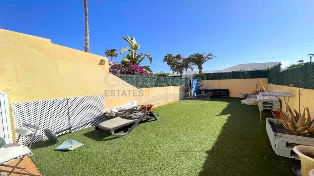 1 bedroom Apartment for sale in Corralejo with pool - € 249,000 (Ref: 9880481)