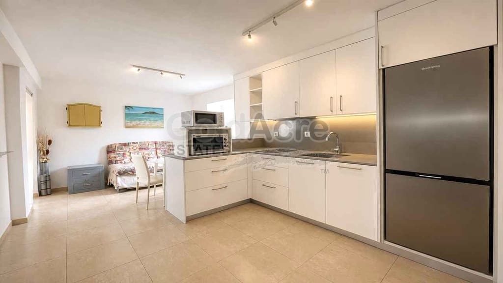 1 bedroom Apartment for sale in Corralejo with pool - € 249,000 (Ref: 9880481)