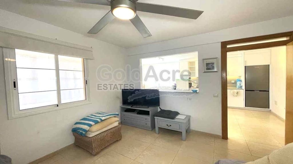 1 bedroom Apartment for sale in Corralejo with pool - € 249,000 (Ref: 9880481)