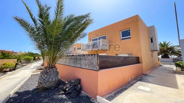 2 slaapkamer Appartement te koop in Corralejo, La Oliva met zwembad garage - € 269.000 (Ref: 9880482)