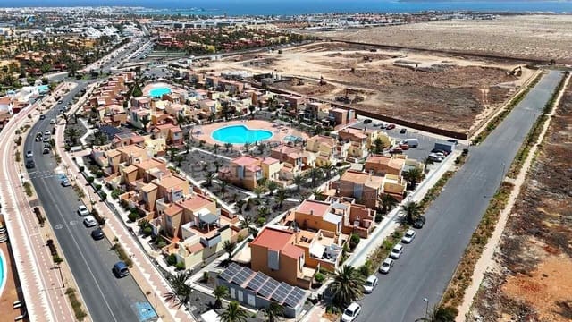 2 Zimmer Apartment zu verkaufen in Corralejo, La Oliva mit Pool Garage - 269.000 € (Ref: 9880482)