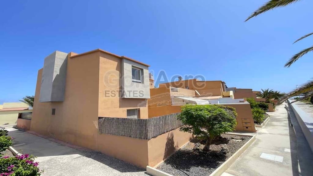 2 bedroom Apartment for sale in Corralejo with pool garage - € 259,000 (Ref: 9880482)