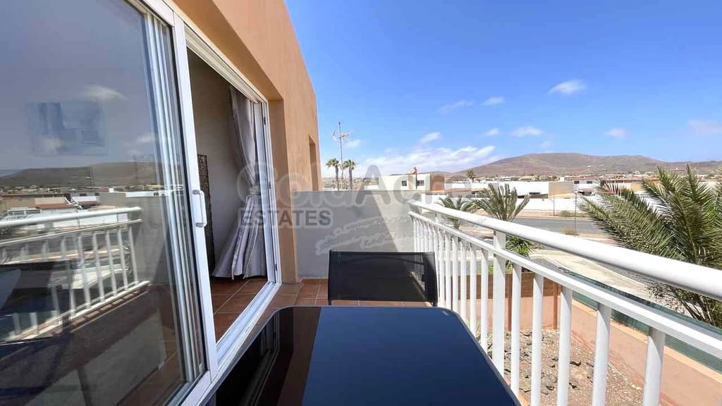 2 bedroom Apartment for sale in Corralejo with pool garage - € 259,000 (Ref: 9880482)