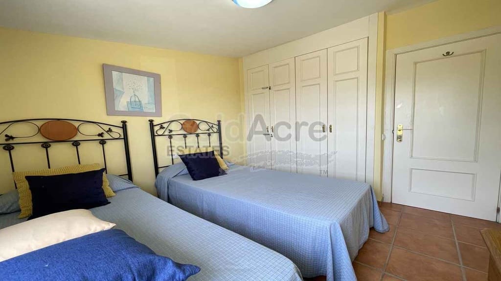 2 bedroom Apartment for sale in Corralejo with pool garage - € 259,000 (Ref: 9880482)