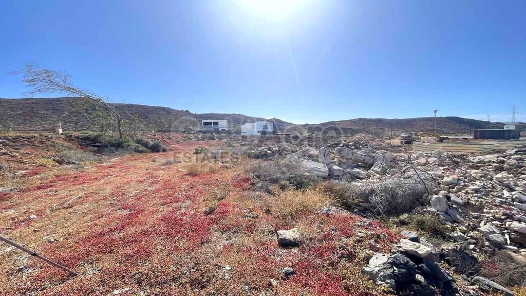 Rakentamaton maa myytävänä paikassa Corralejo - 215 000 € (Ref: 9883870)
