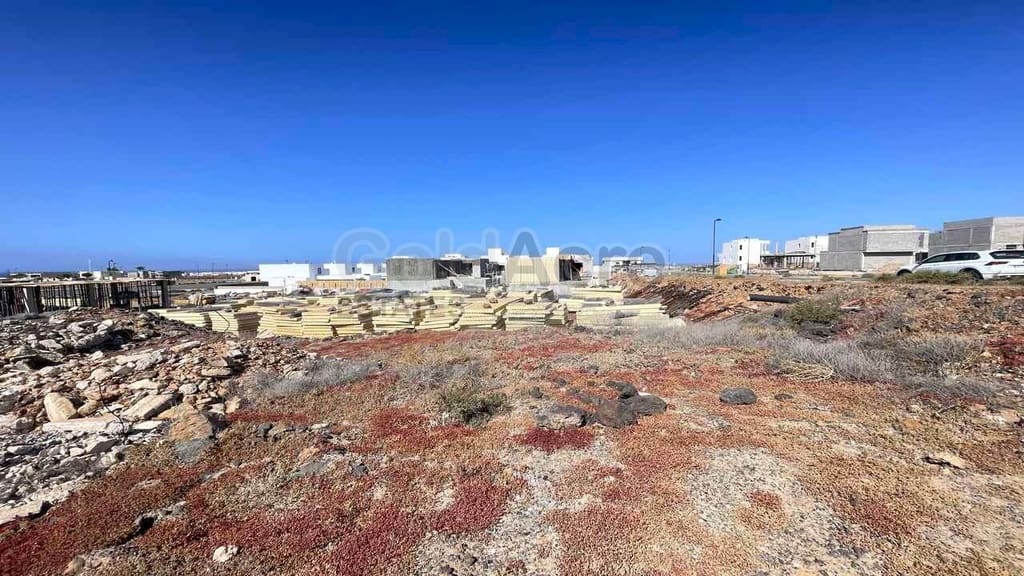 Rakentamaton maa myytävänä paikassa Corralejo - 215 000 € (Ref: 9883870)