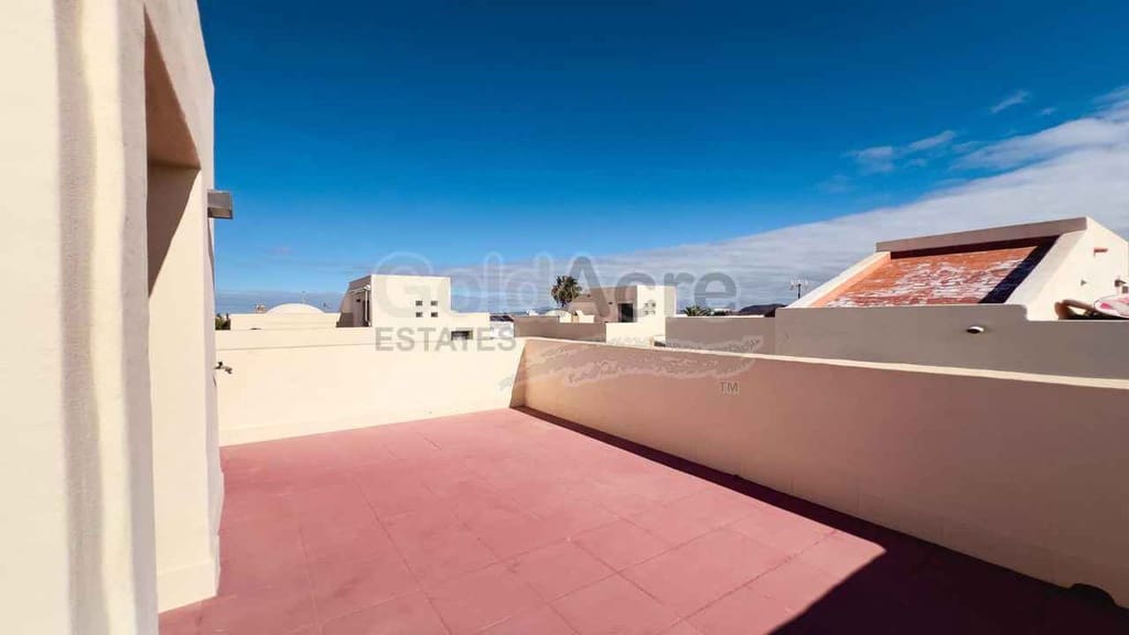 2 makuuhuone Bungalow myytävänä paikassa Corralejo mukana 
autotalli - 459 000 € (Ref: 9886376)